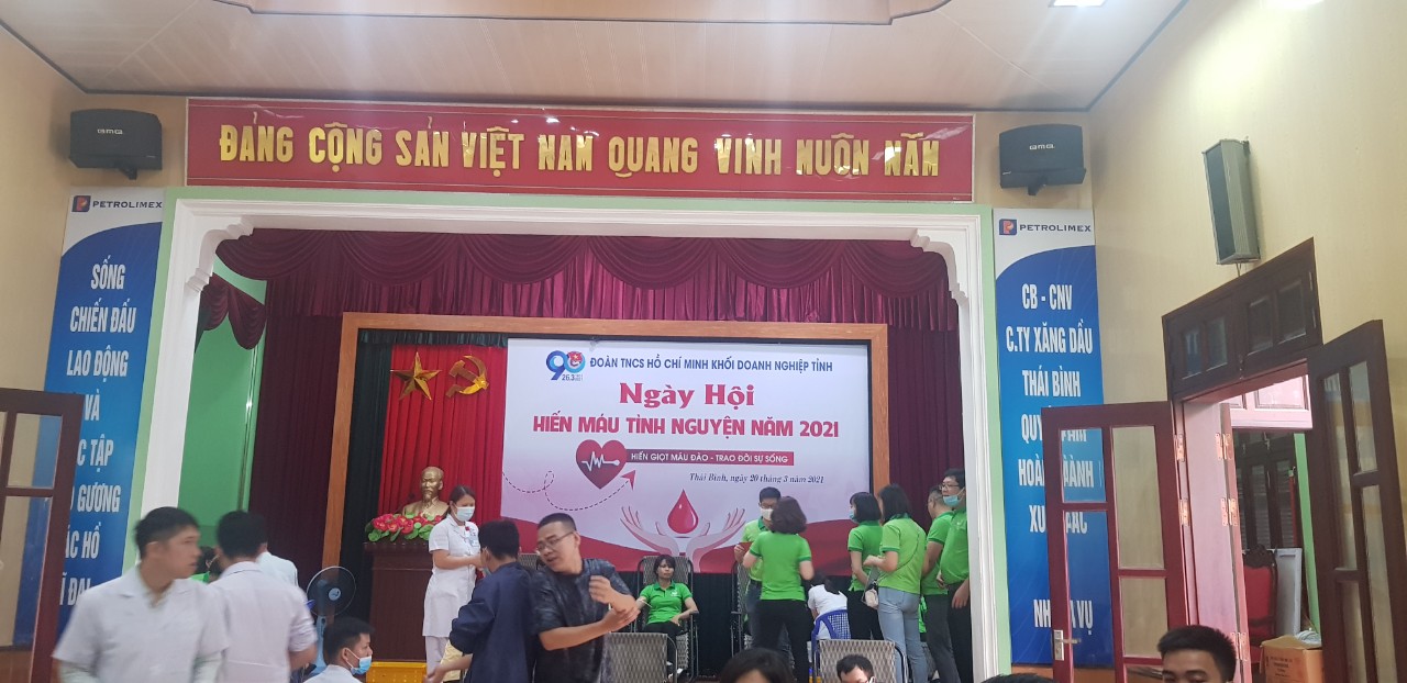 Chi Đoàn TNCS Hồ Chí Minh taixiu sunwin
 tham gia hiến máu tình nguyện năm 2021, thắp hương tưởng niệm các liệt sĩ và thắp hương tại quảng trường Bác và nông dân kỷ niêm 90 năm thành lập đoàn thanh niên cộng sản HCM 26/03/1931 - 26/03/20